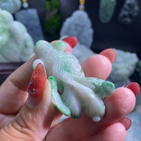 【闪购商品】颈饰未镶嵌翡翠鱼