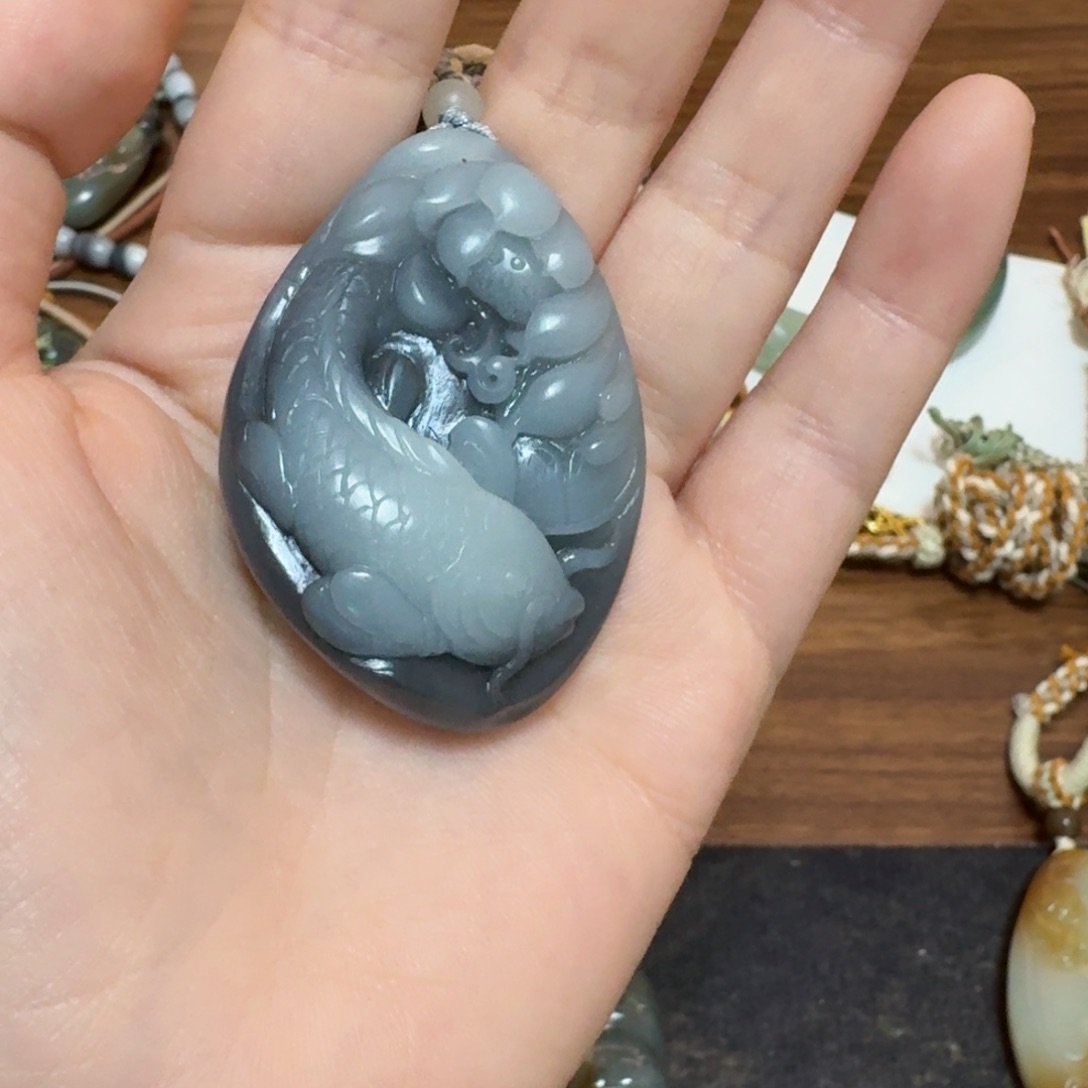 ****和田玉未镶嵌颈饰