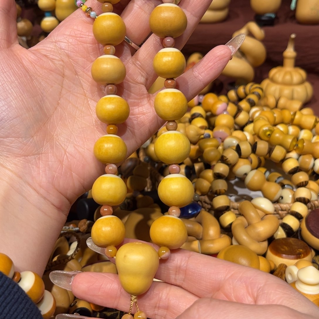 仙****岳骨料镶口手持一个带铜管