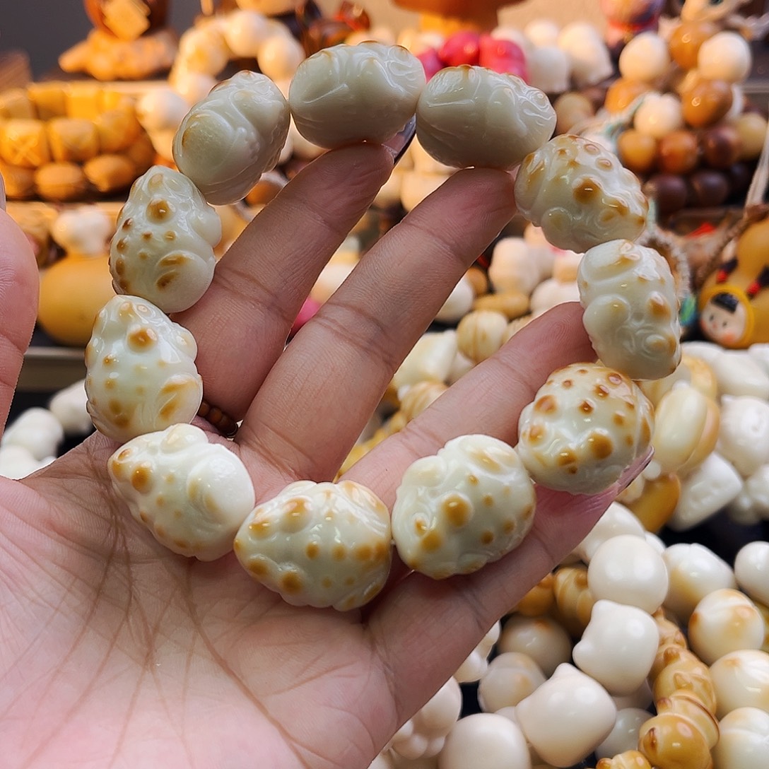 手串菩提根/象牙果金蟾
