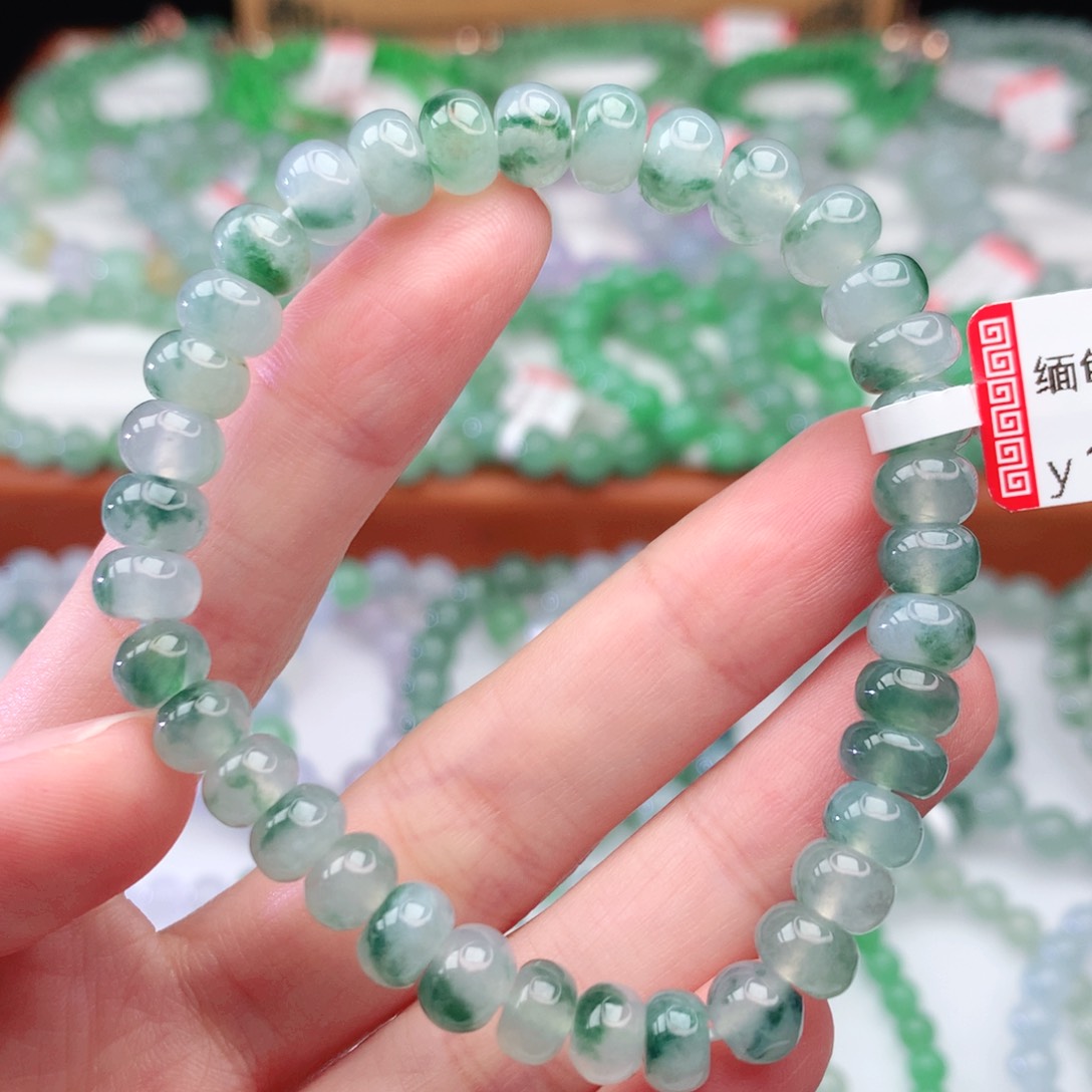 翡翠手链未镶嵌翡翠