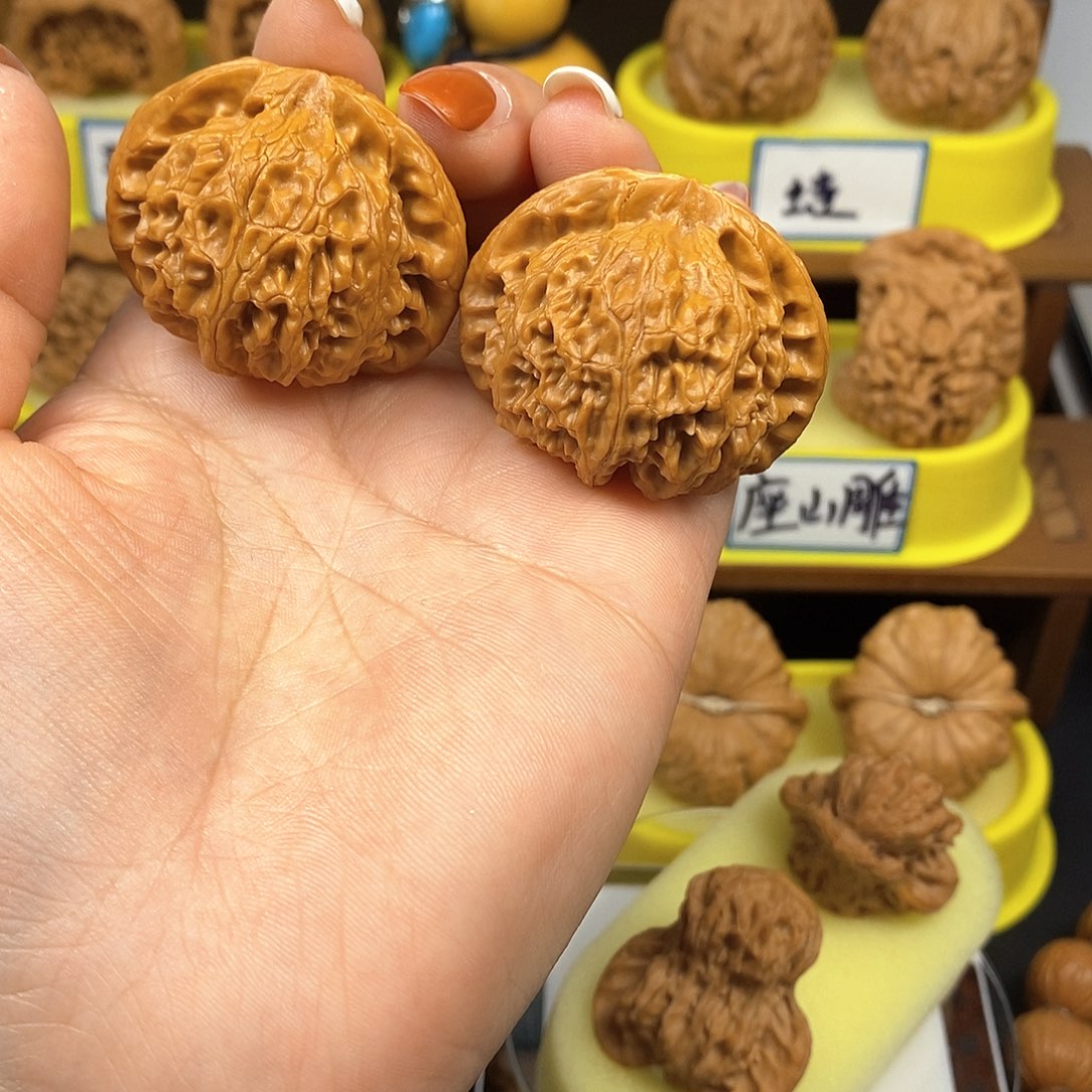 核桃宫灯 文玩/木作/... 文玩把件