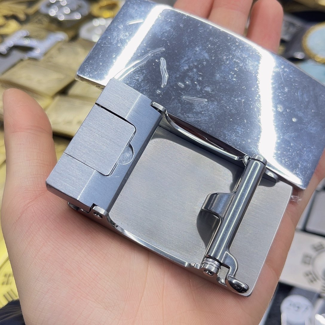 皮带扣十公分自动亮面