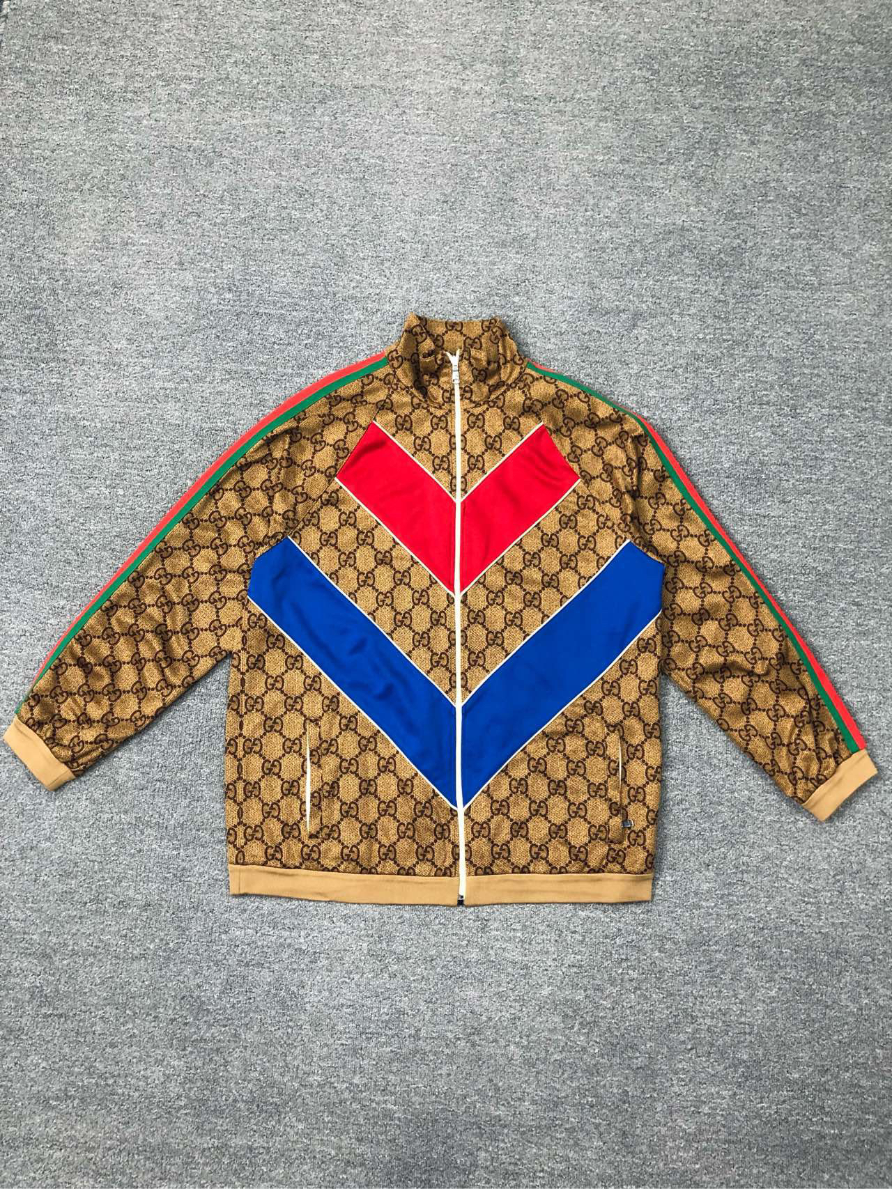 全新未使用 GUCCI/古驰 红蓝满印拉链校服/棕色/M码