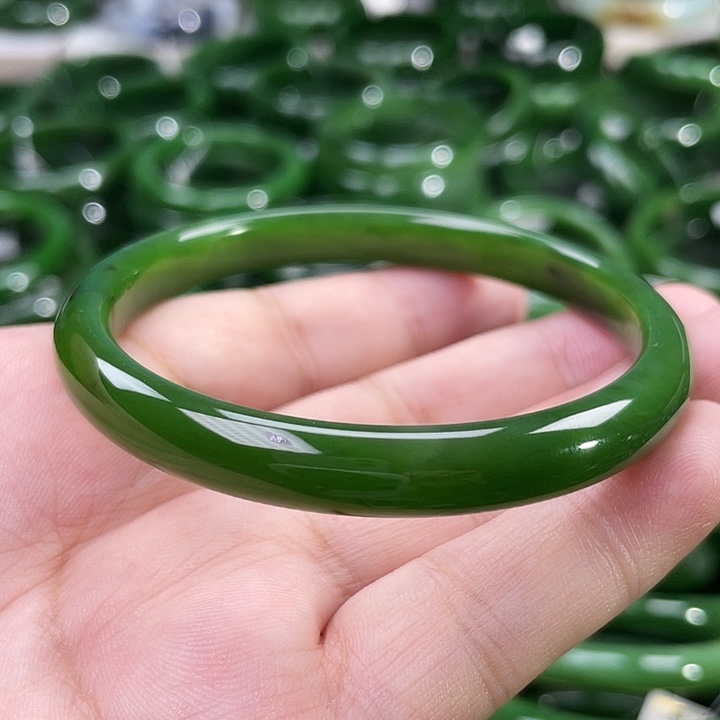 未镶嵌手镯和田玉（碧玉）