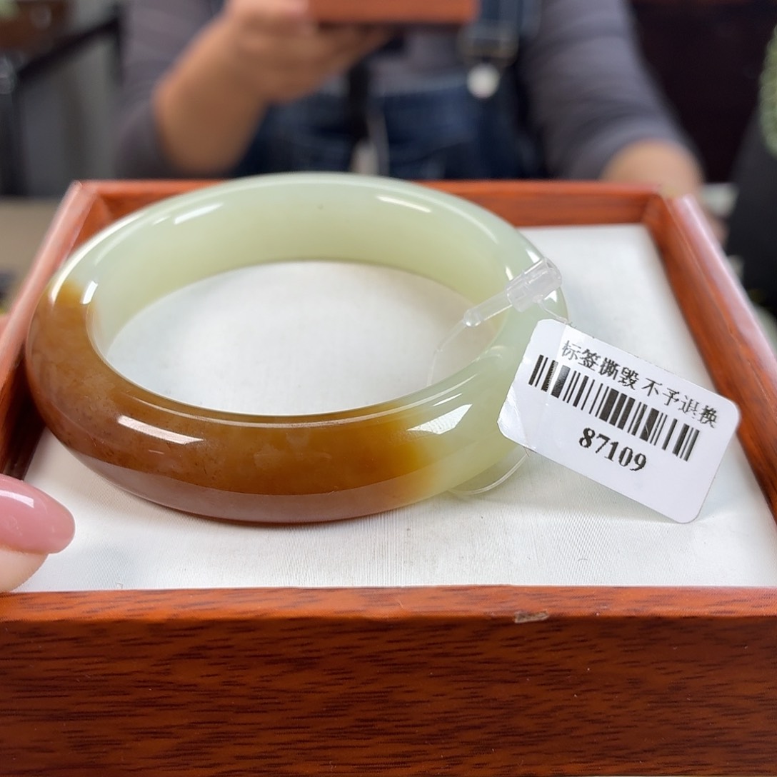 和田玉未镶嵌手镯54