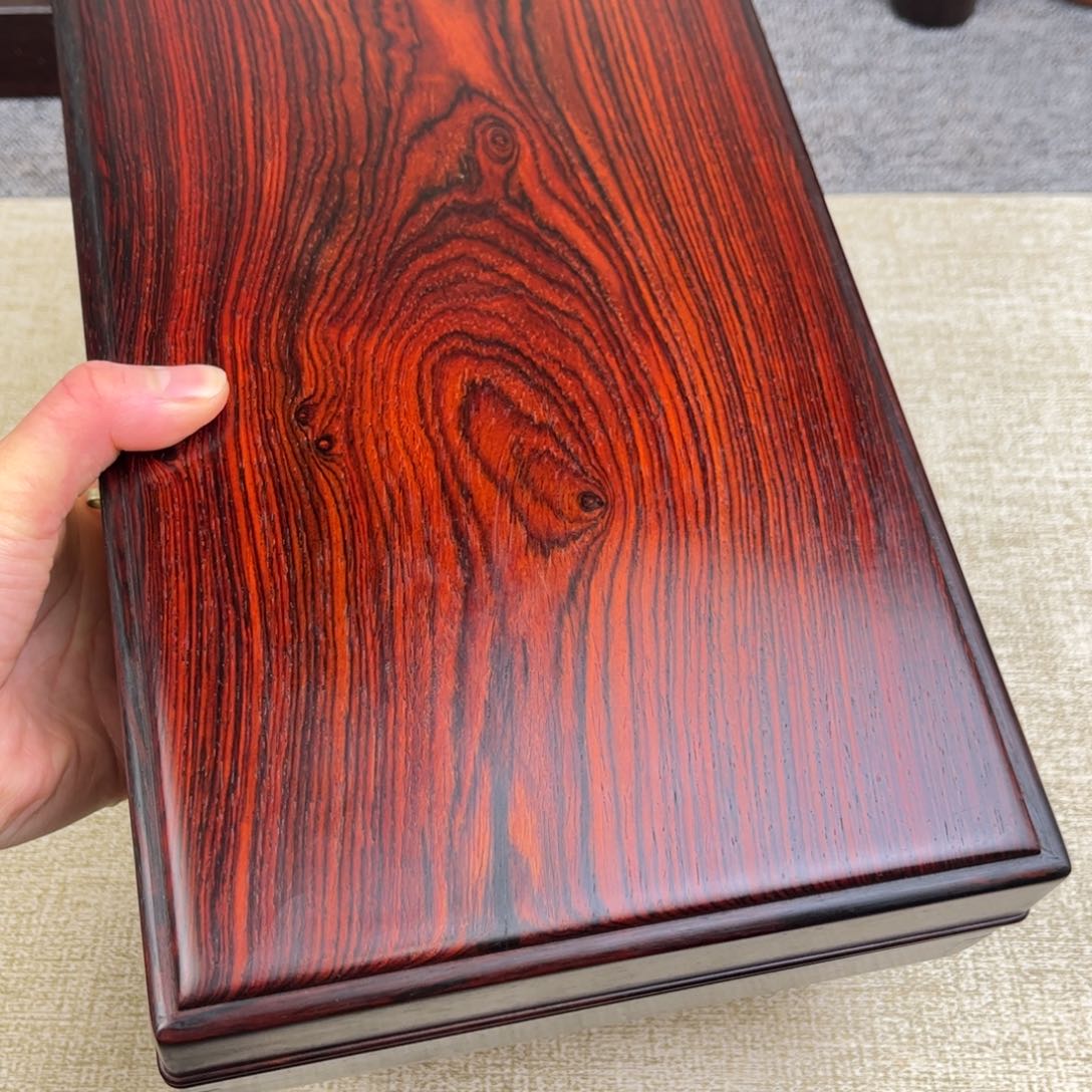 微凹黄檀（南美大红酸枝）