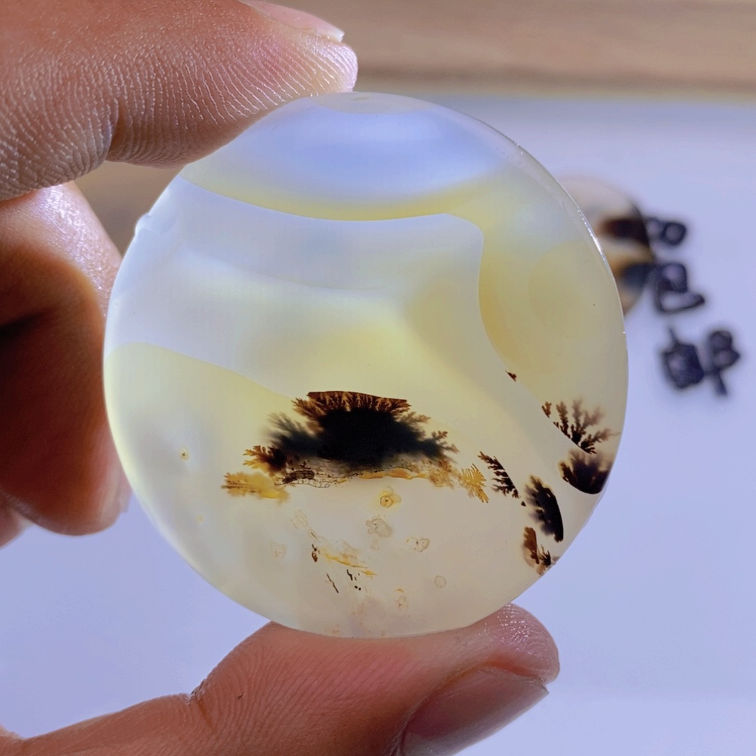 玛瑙/玉髓颈饰未镶嵌丫**?