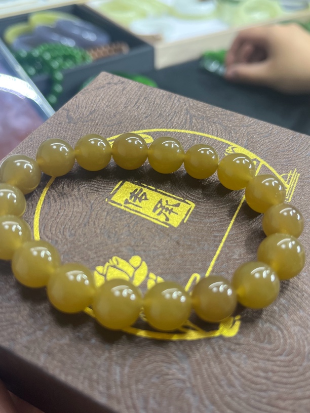 新疆糖手串12mm多样性发货