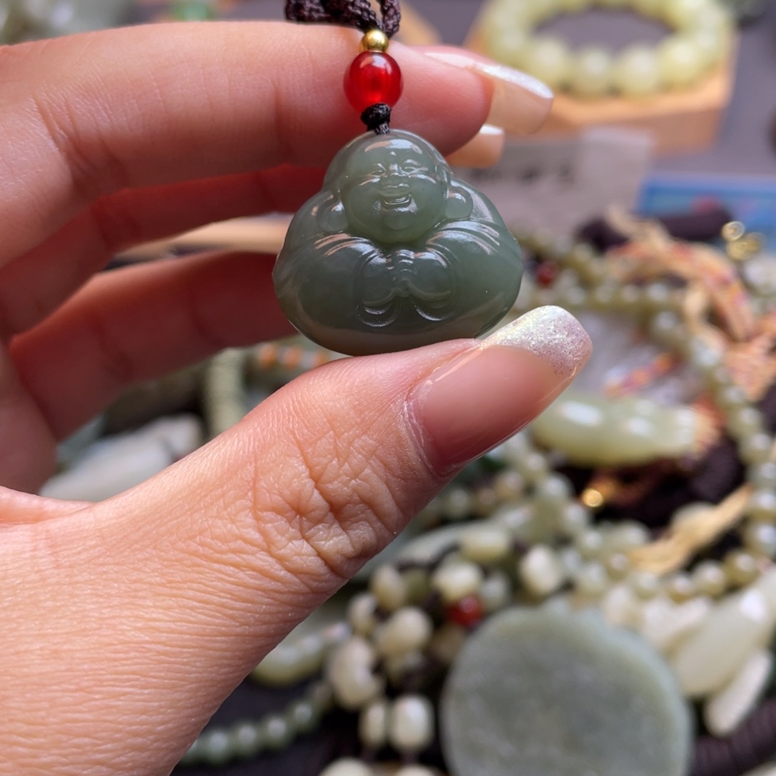 和田玉颈饰未镶嵌