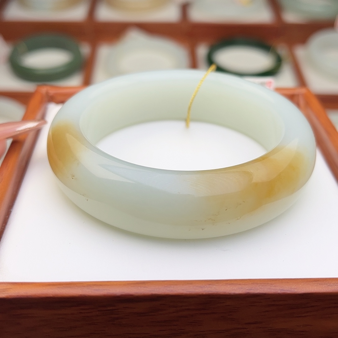 和田玉未镶嵌手镯53