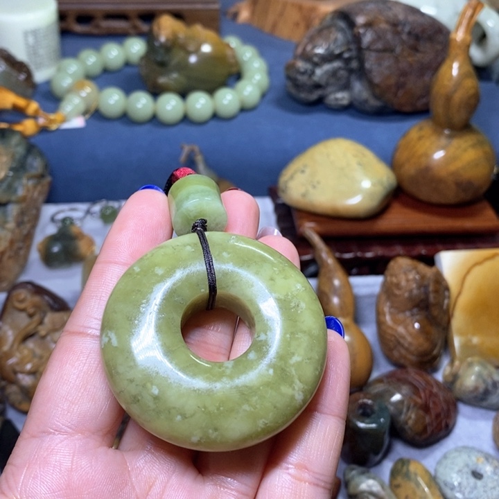 蛇纹石玉岫玉福利未镶嵌