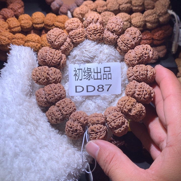 吊坠金刚菩提28尺夹板梅花定制款