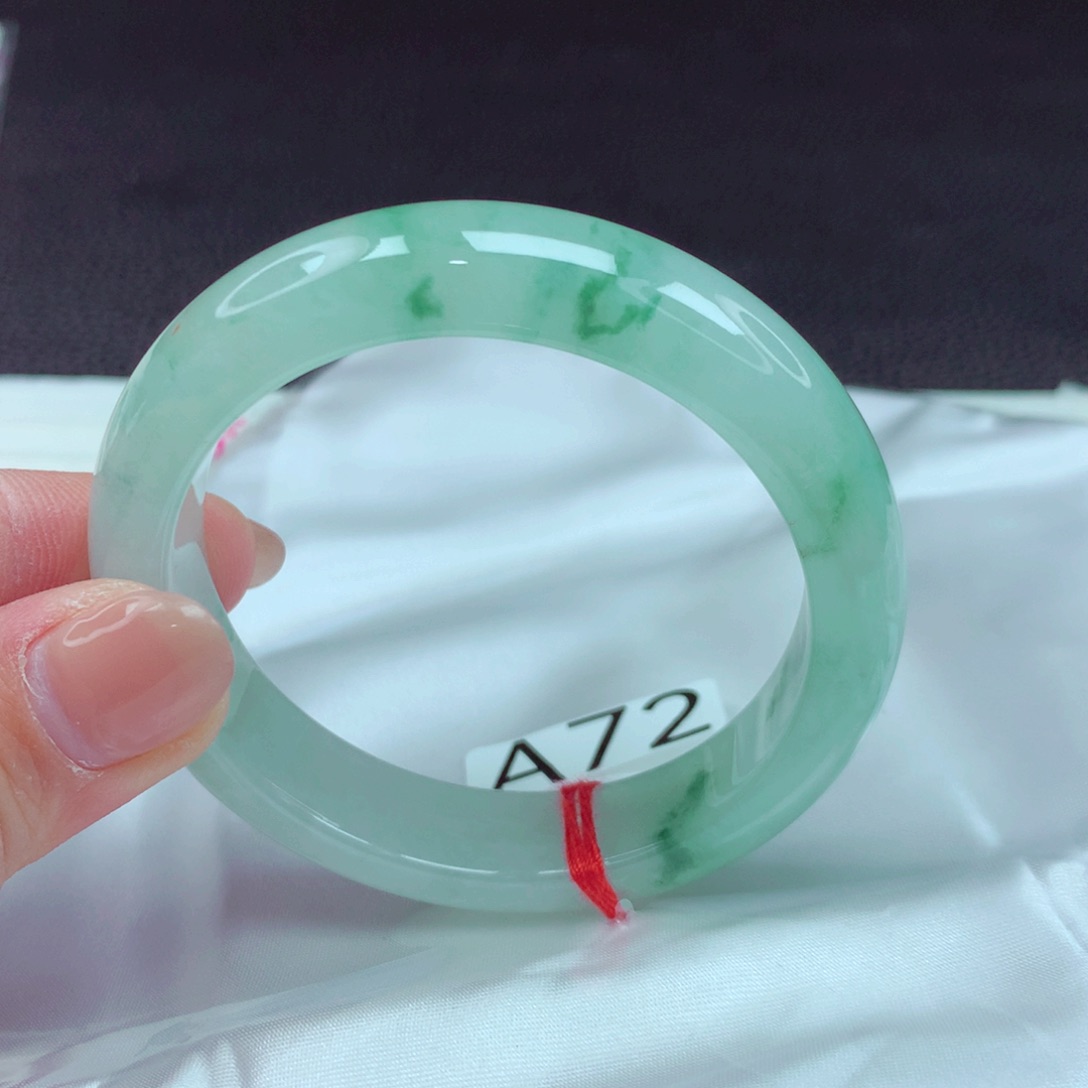 翡翠手镯未镶嵌手镯88