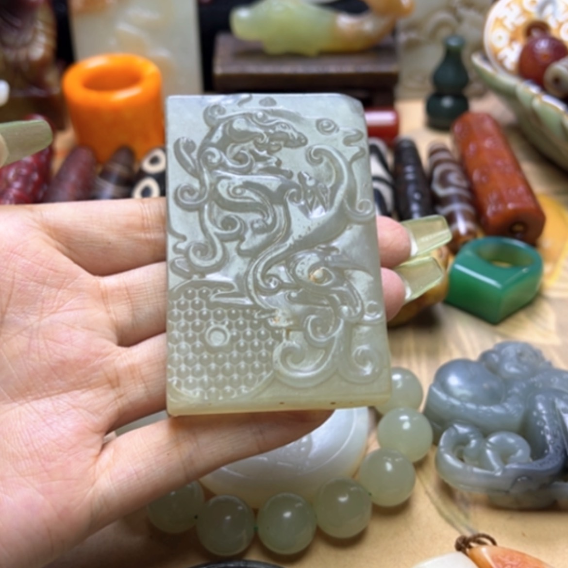 【闪购商品】蛇纹石玉未镶嵌颈饰