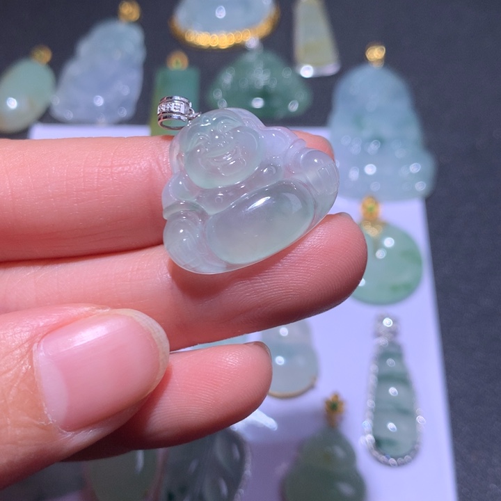 翡翠颈饰18K金镶嵌F*N翡翠