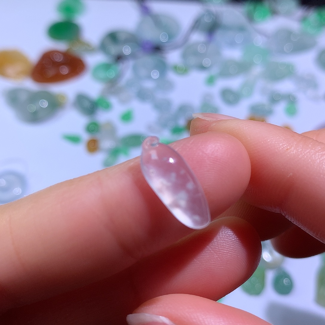 翡翠颈饰未镶嵌瓜