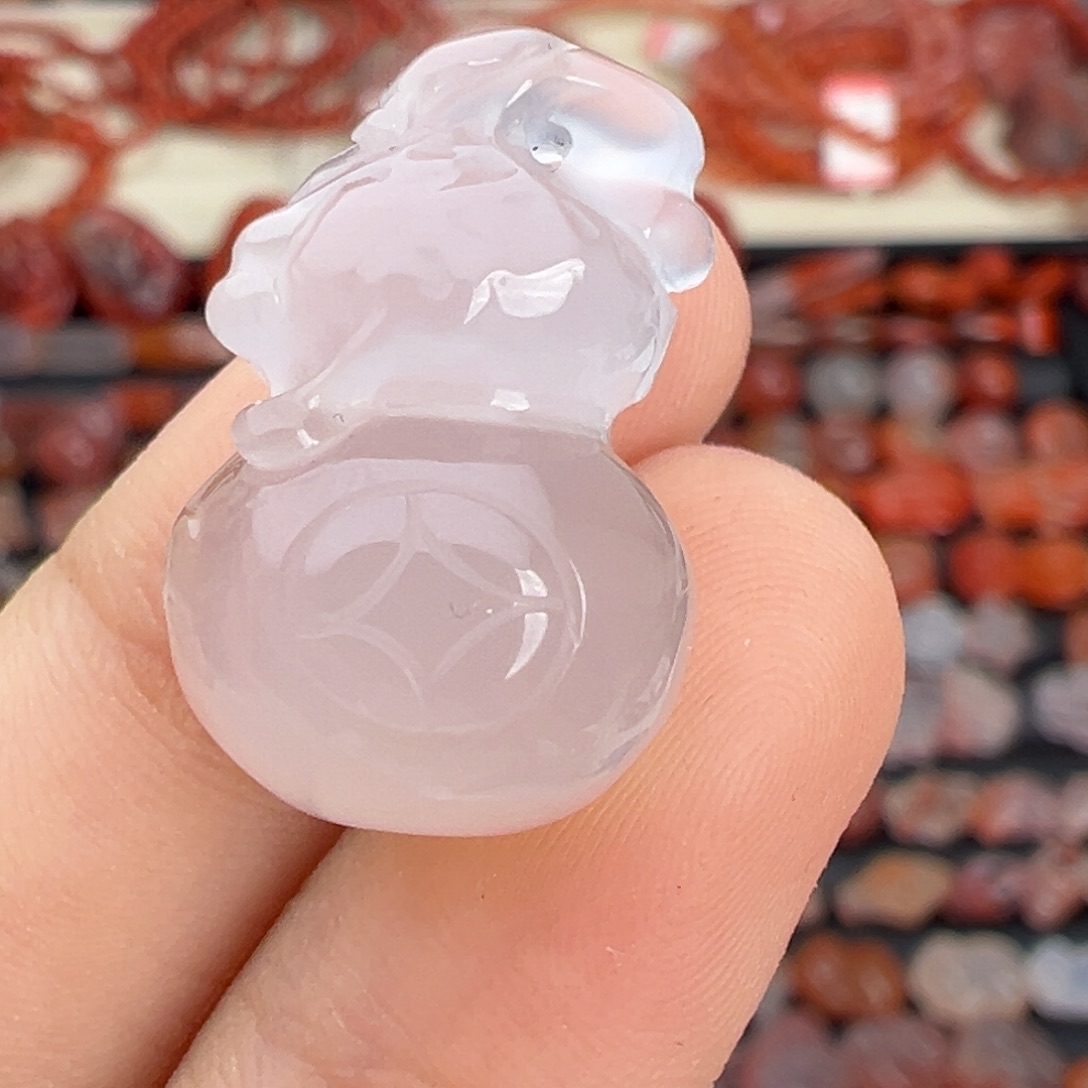 南红玛瑙未镶嵌颈饰雕刻葫芦