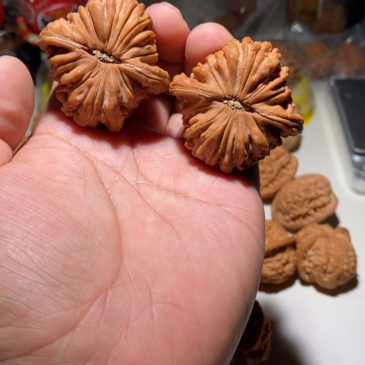 A**东文玩核桃四座楼核桃