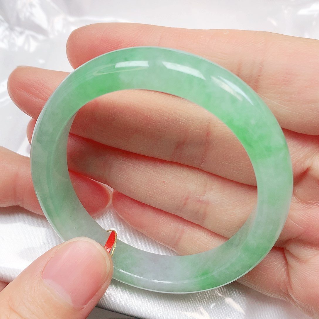 翡翠手镯未镶嵌抖音651