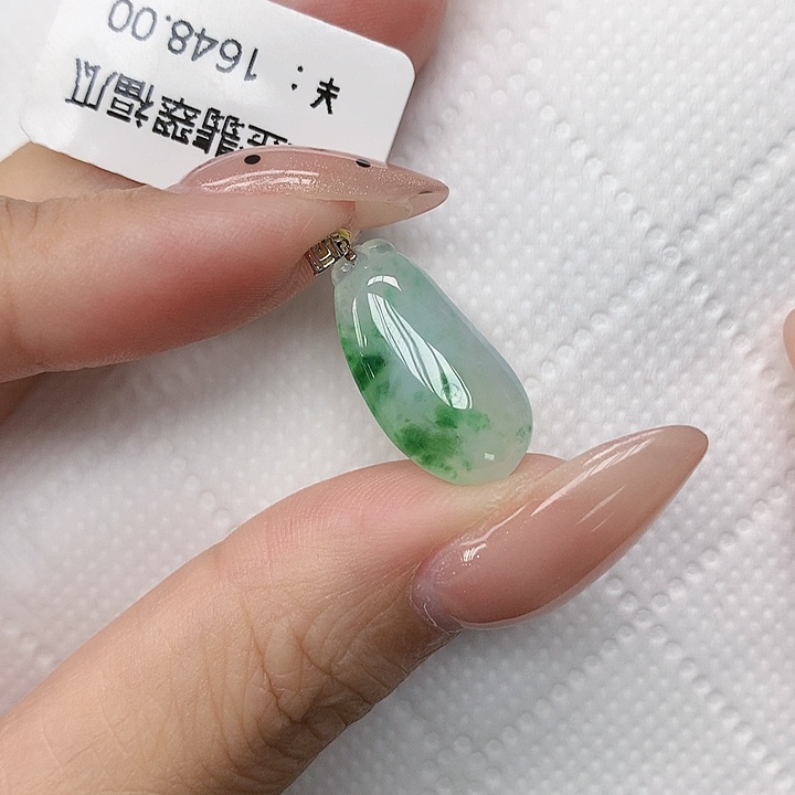 颈饰18K金镶嵌翡翠