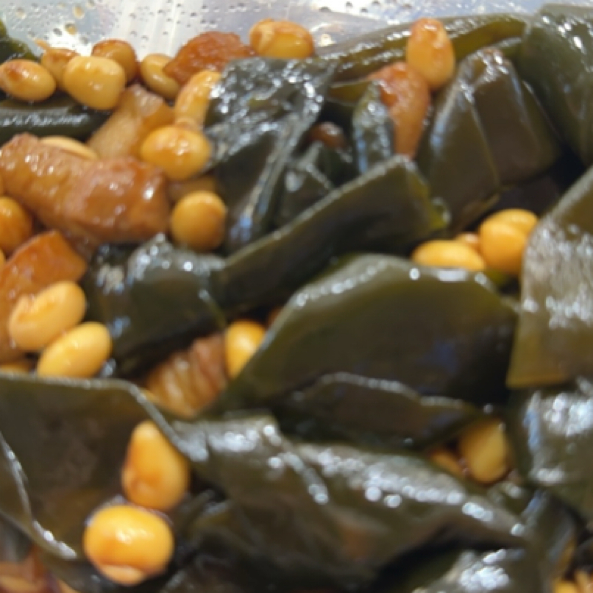 自制菜品-肉丁黄豆焖海带