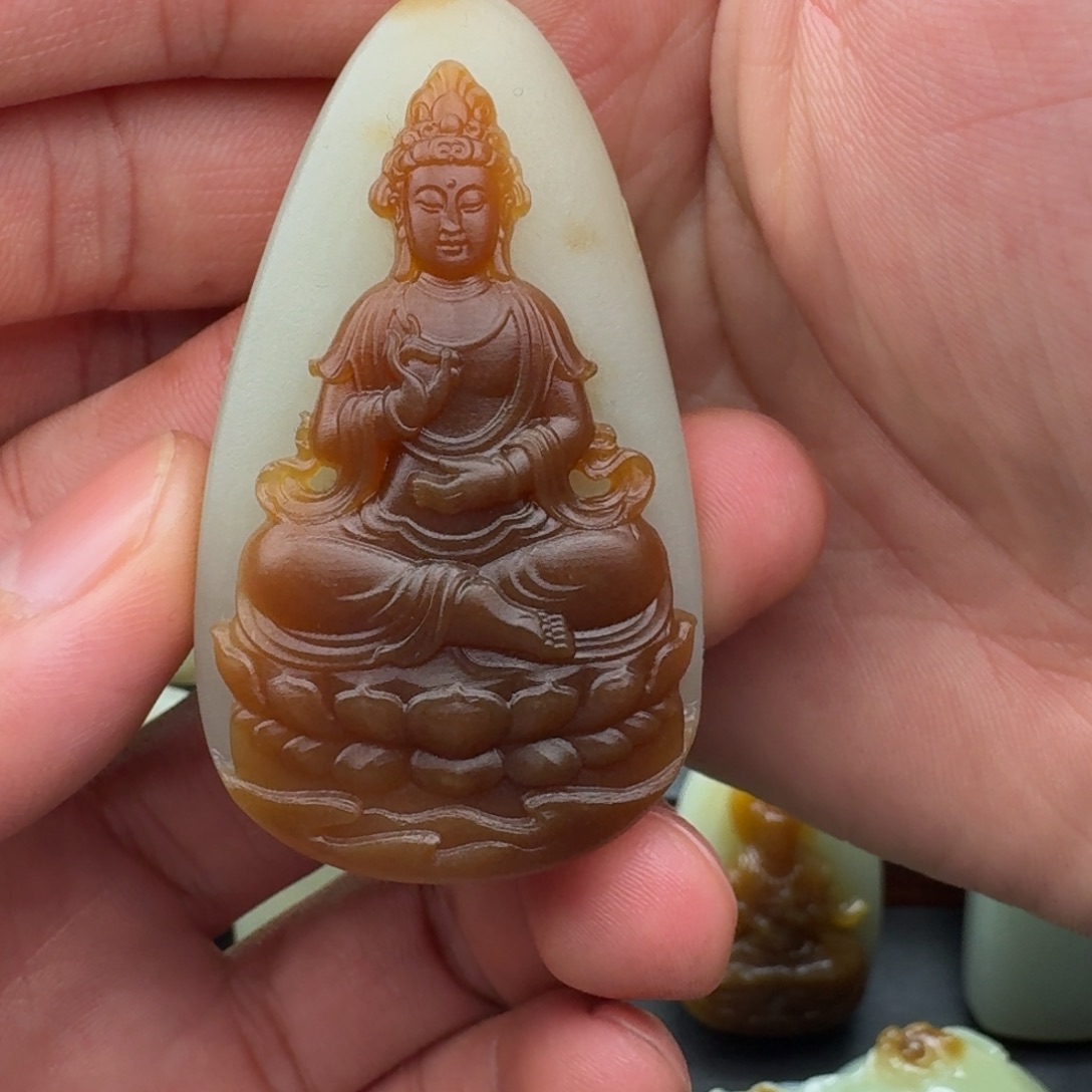 慕***言定制和田玉飘糖观音