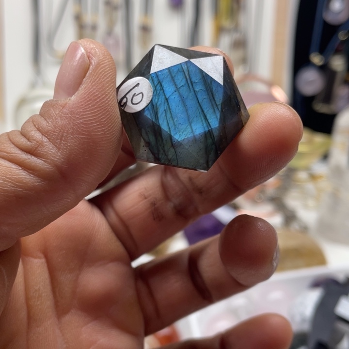 未镶嵌珠宝半成品水晶