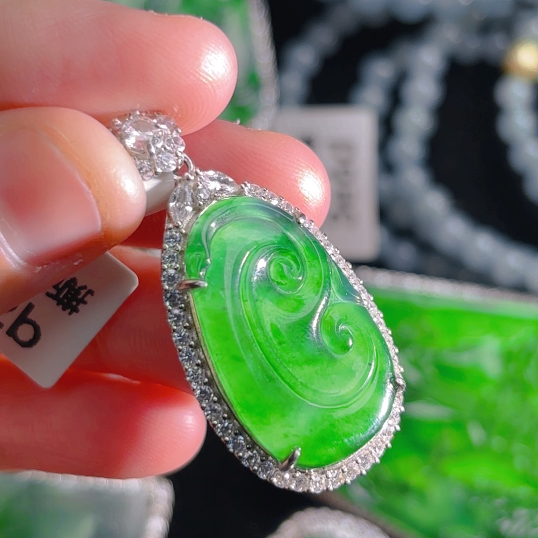 翡翠颈饰银S925镶嵌如意