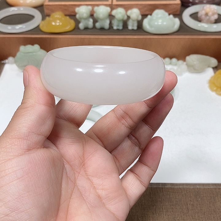 石英质玉手镯未镶嵌❦****