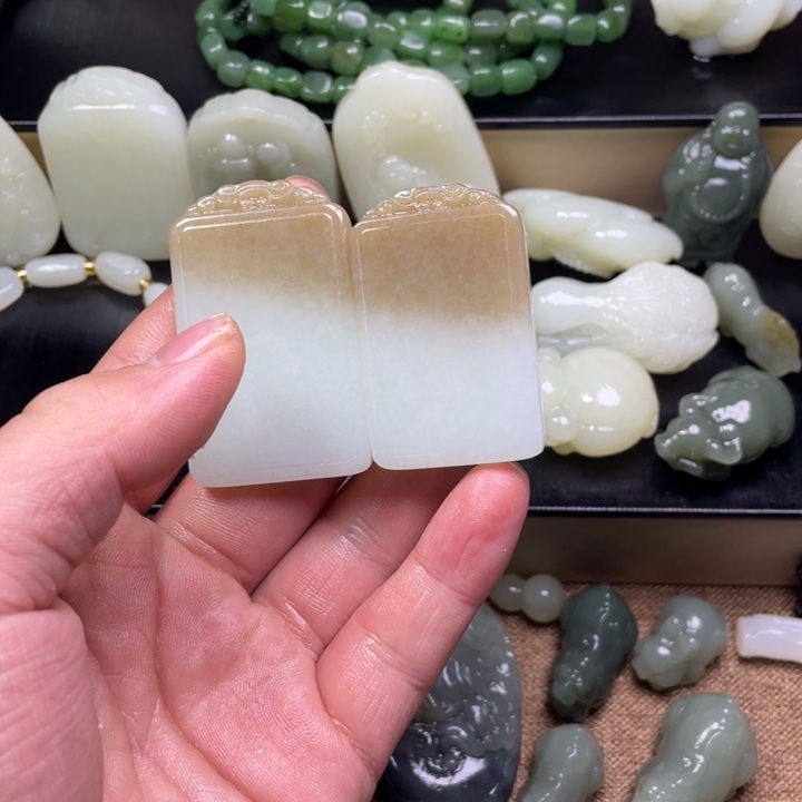 ****和田玉未镶嵌颈饰