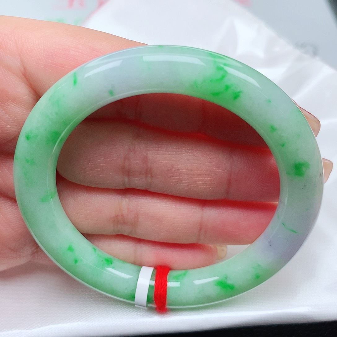 翡翠手镯（圆镯）未镶嵌辣阳绿春彩11