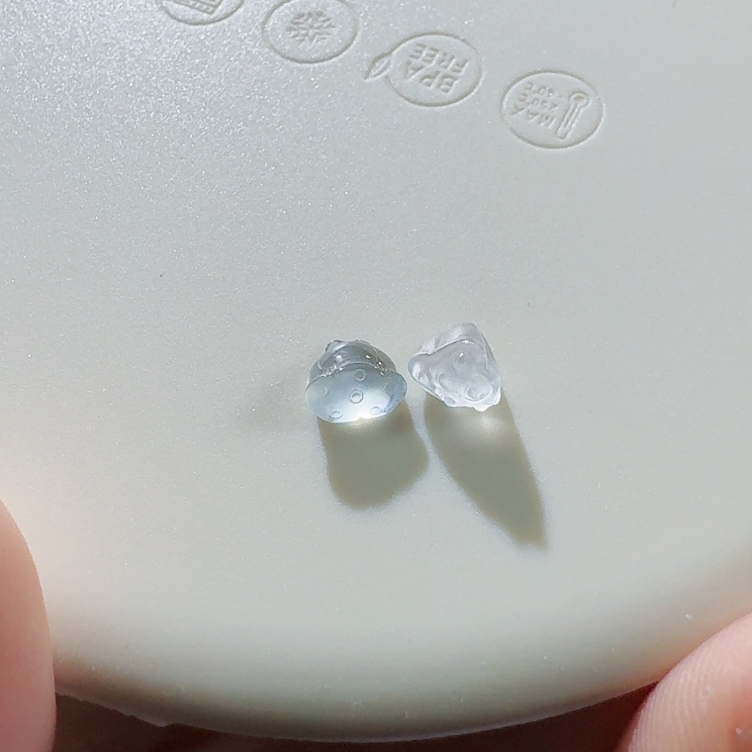 翡翠颈饰未镶嵌莲蓬一对