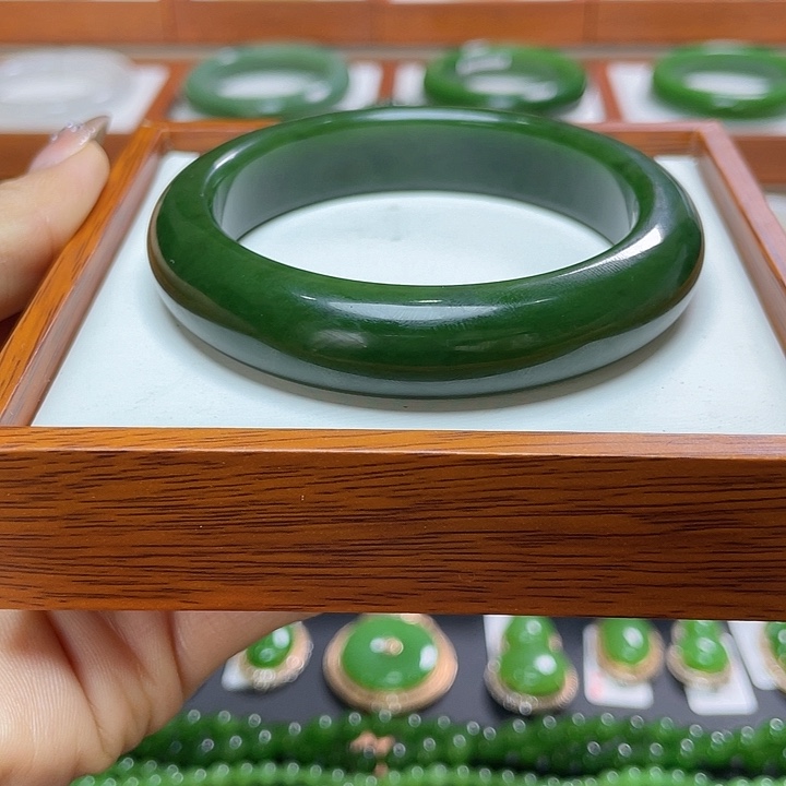 和田玉手镯56.7未镶嵌