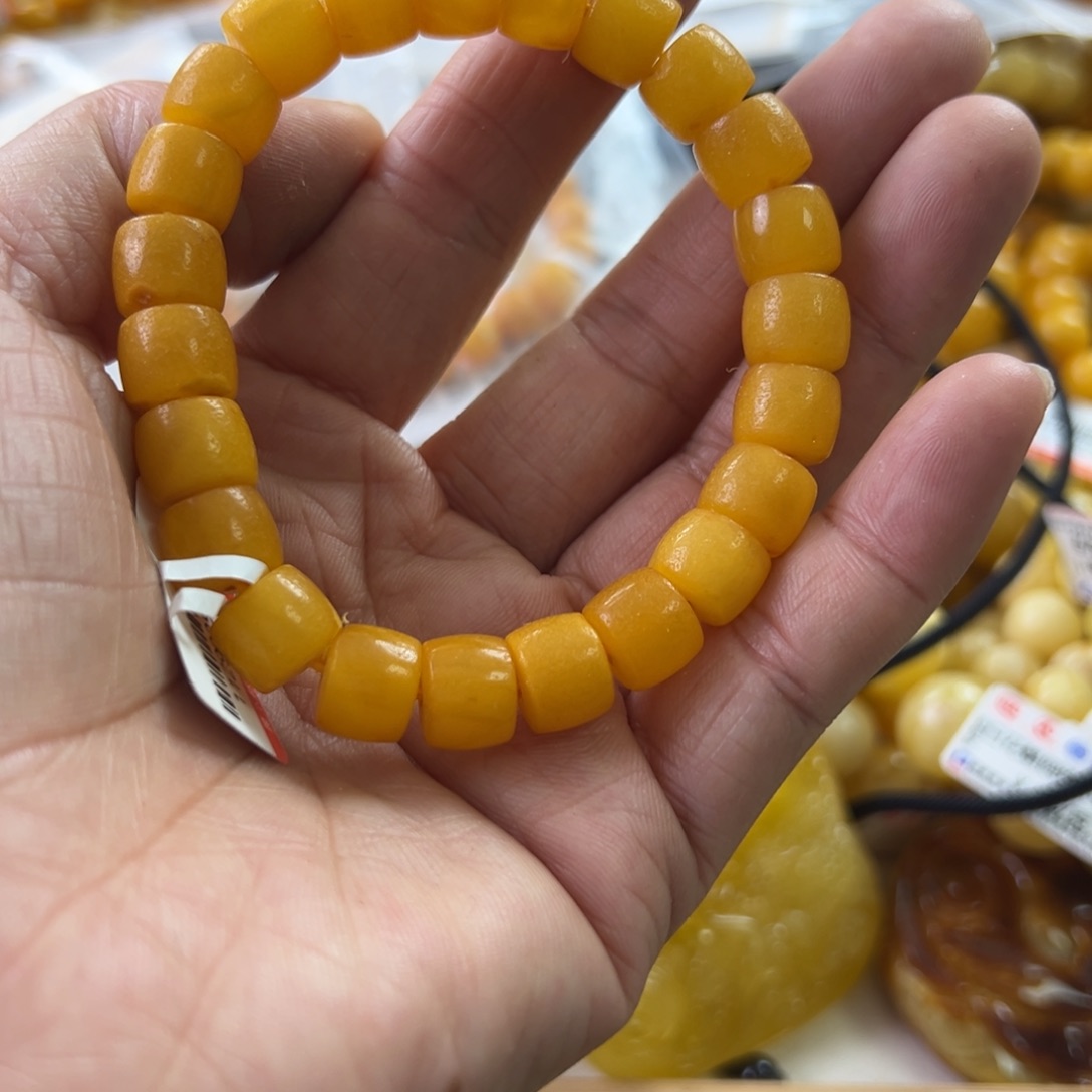 琥珀珠宝奇石未镶嵌