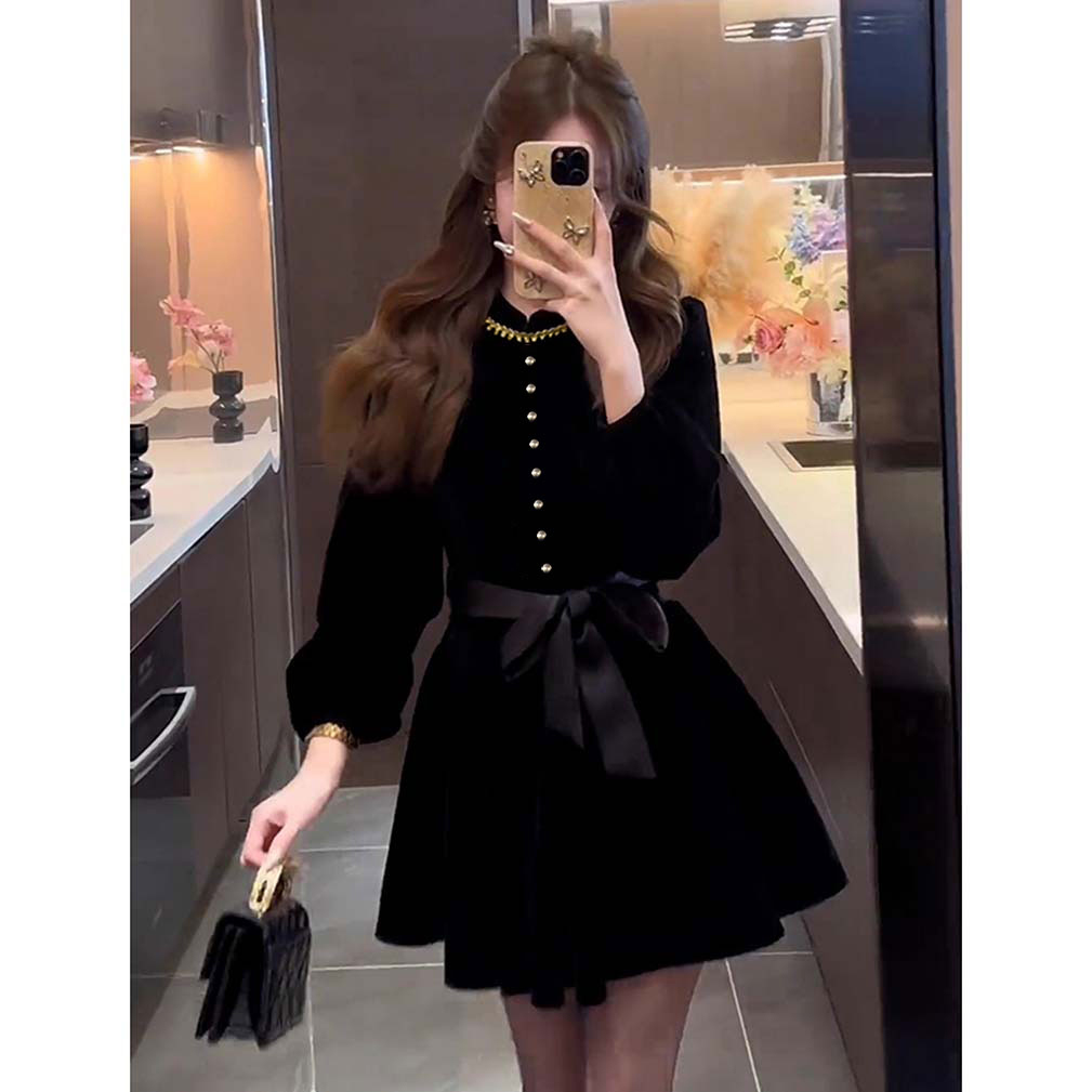 赫本风黑色丝绒长袖连衣裙春秋款时尚显瘦连衣裙QJ0114