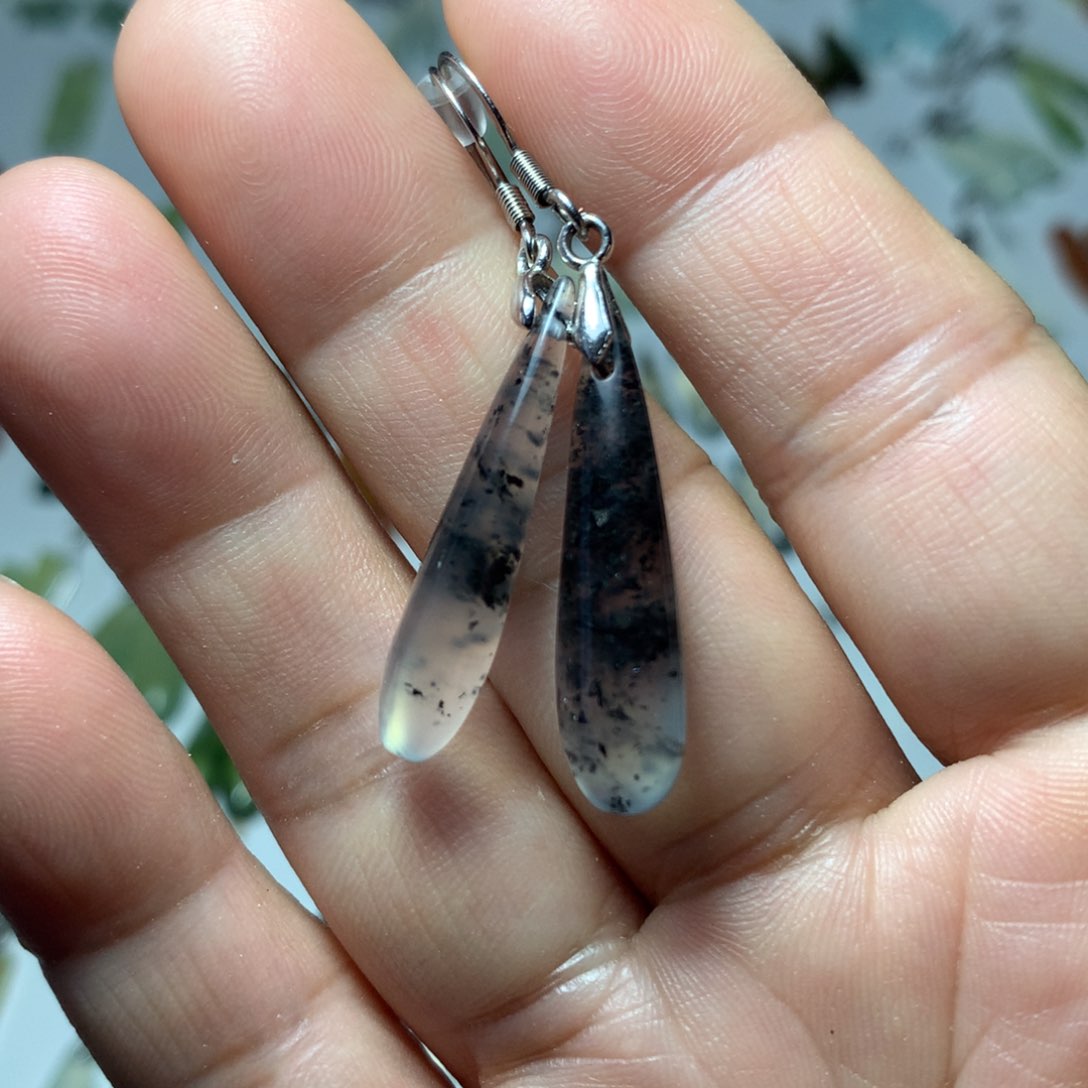 蛇纹石玉耳环未镶嵌