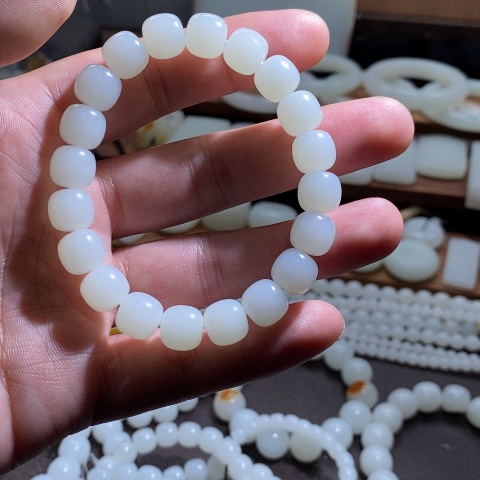 未镶嵌和田玉挂件观*