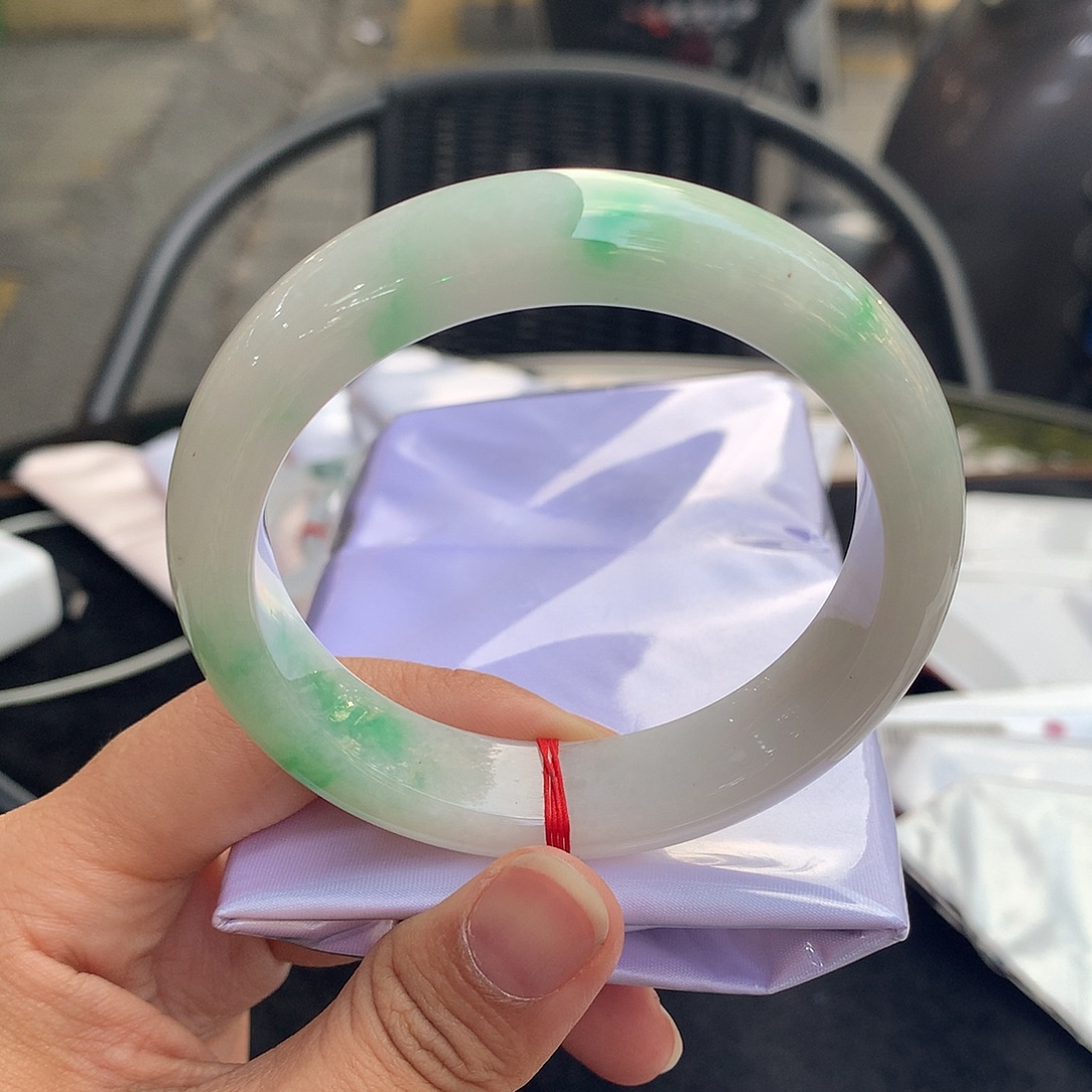 翡翠未镶嵌手镯参考价