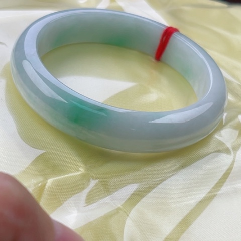 翡翠手镯未镶嵌正58.5(48小时鉴赏期打灯有微微棉线)