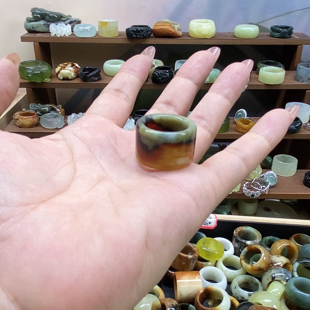 岫玉戒指未镶嵌嗯*