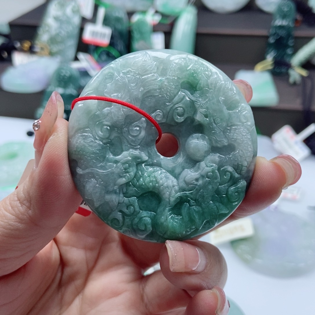 翡翠颈饰未镶嵌天然a货翡翠吊坠