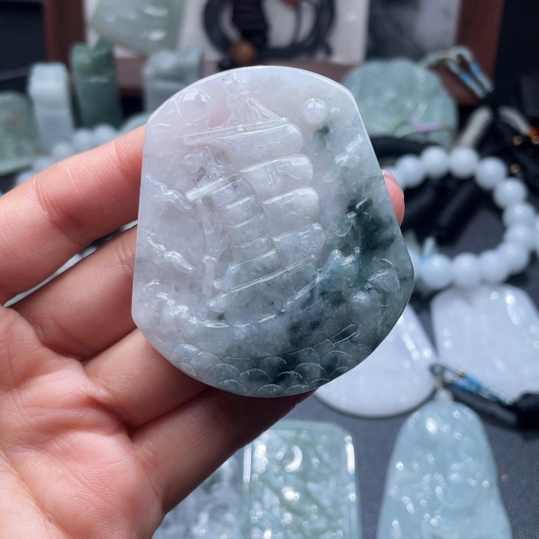 翡翠未镶嵌颈饰翡翠