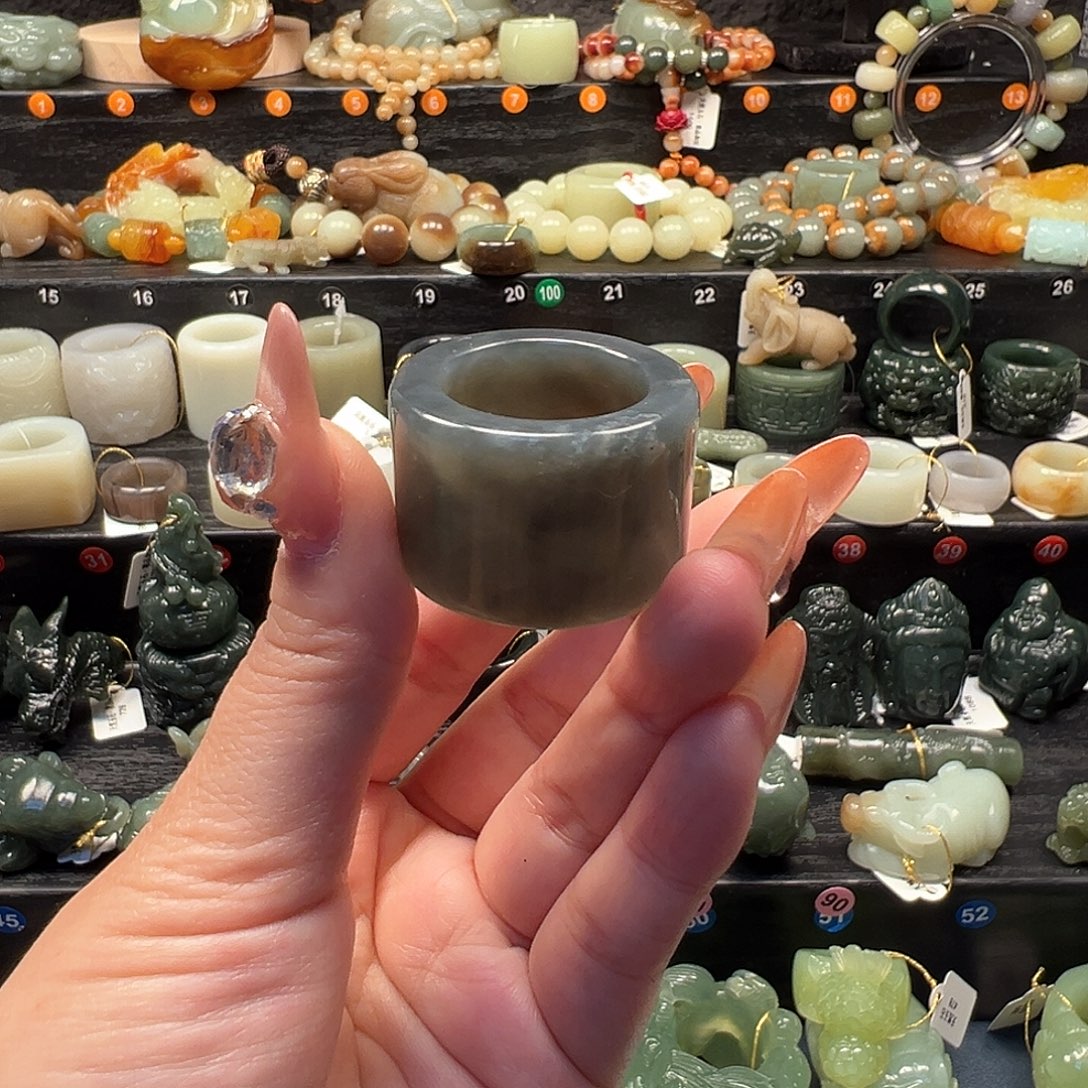 蛇纹石玉未镶嵌戒指内径22.8 不退换