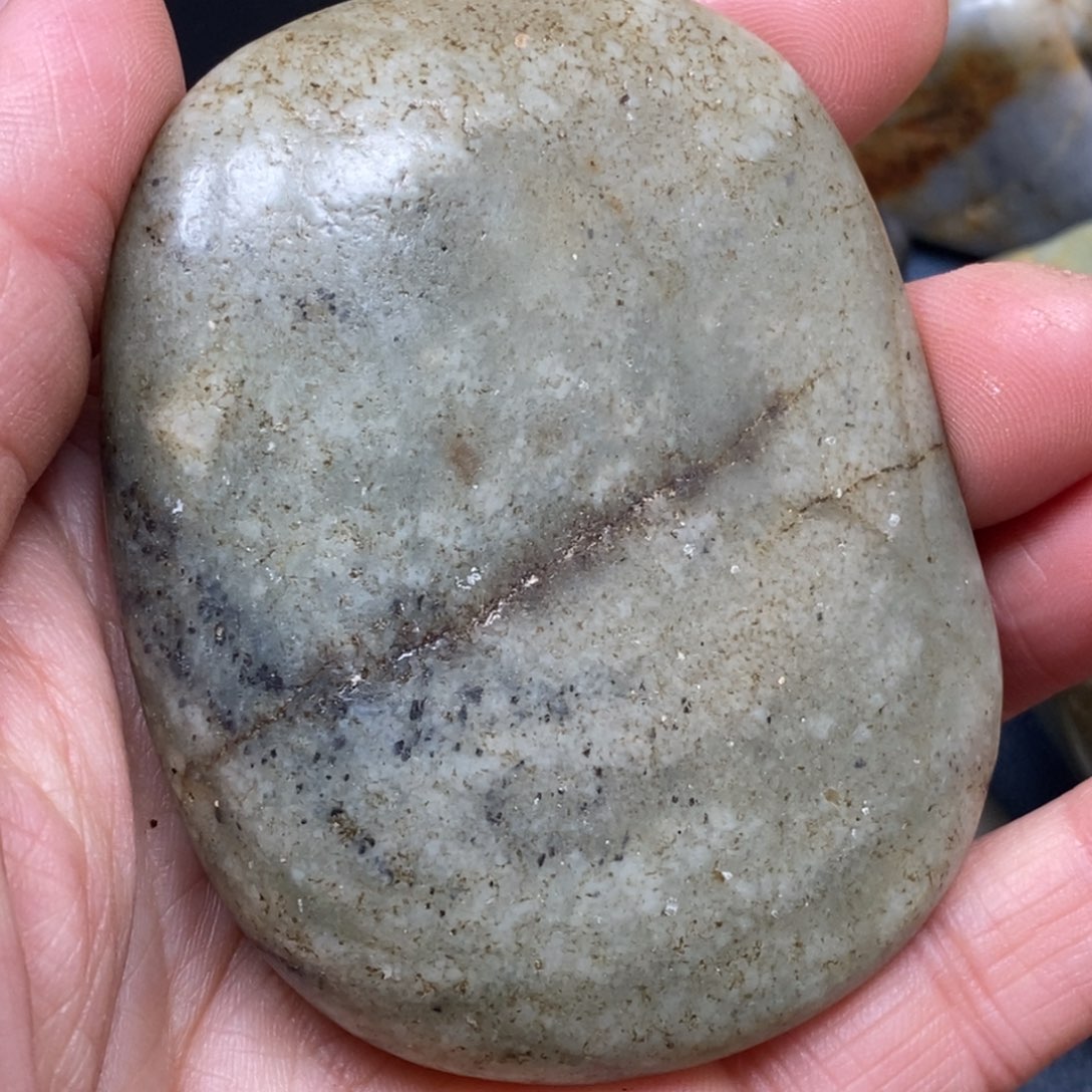 和田玉挂件足铂镶嵌