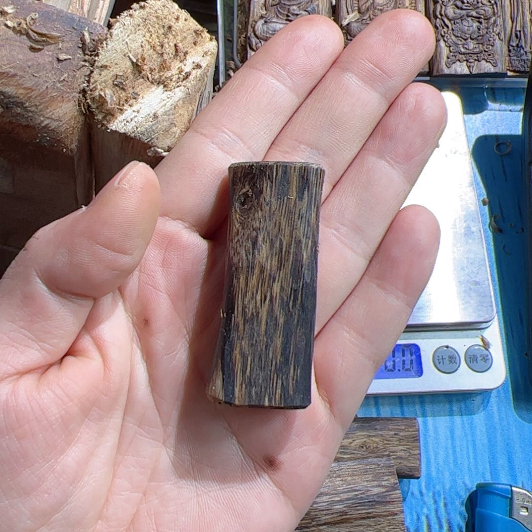 沉香吊坠白棋素牌7克