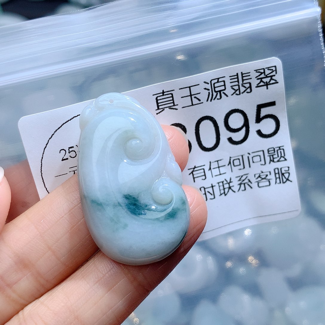 翡翠颈饰未镶嵌3095。