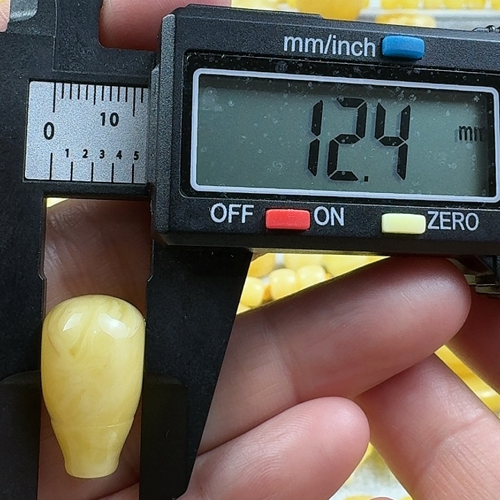 蜜蜡未镶嵌裸石17杂