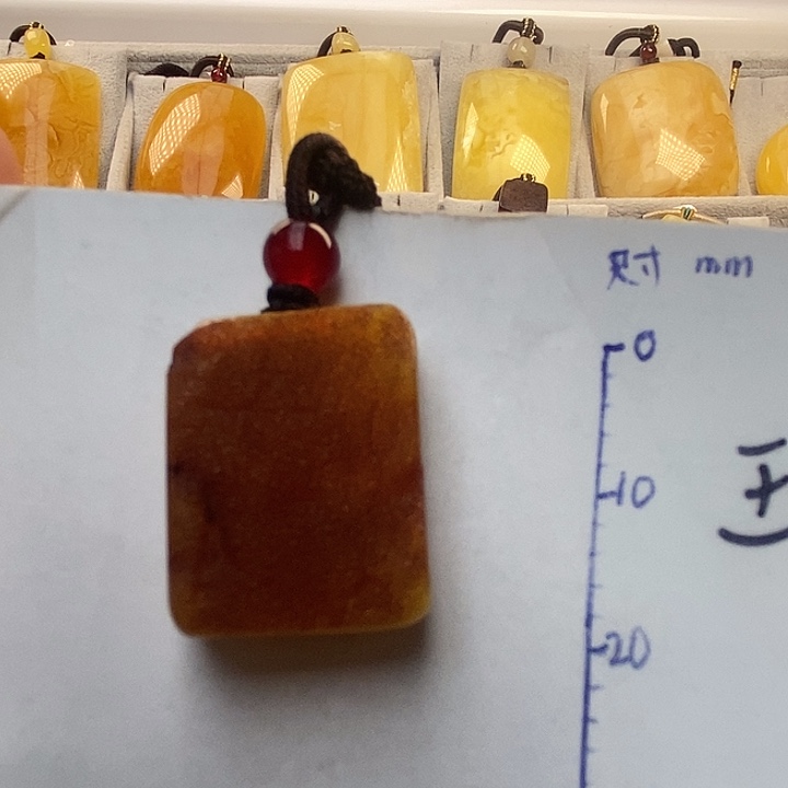 琥珀未镶嵌珠宝奇石
