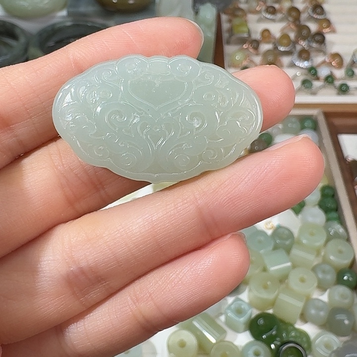 再***）和田玉未镶嵌颈饰